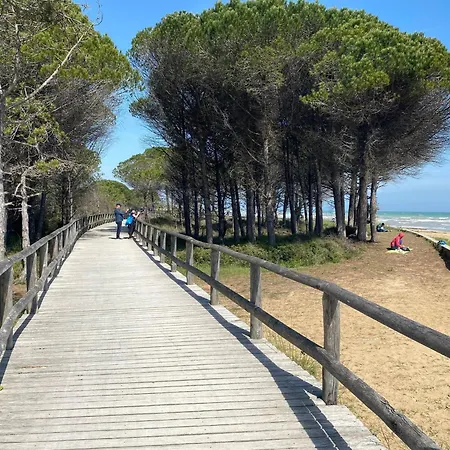شقة Beautiful Just Steps From The Sea *
