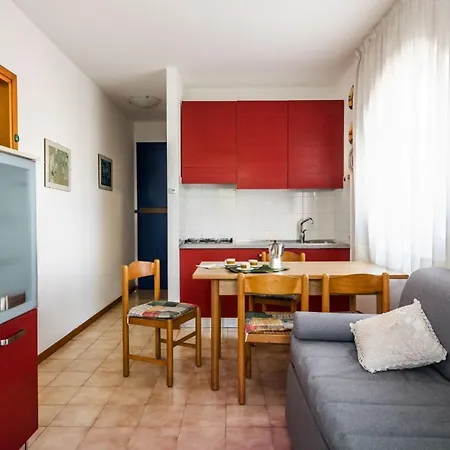 Cozy With Comfortable Terrace Apartment Bibione