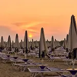 Beautiful Just Steps From The Sea Апартаменты Бибионе