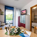 Апартаменти Beautiful Just Steps From The Sea