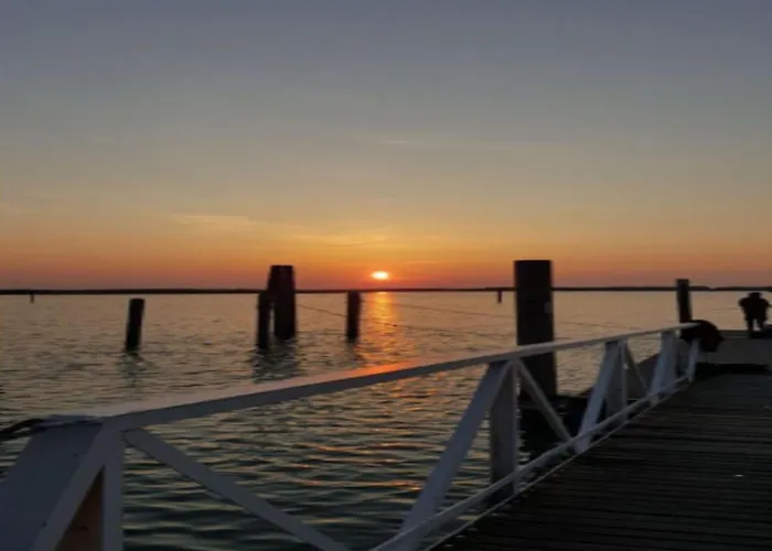 Beautiful Just Steps From The Sea *