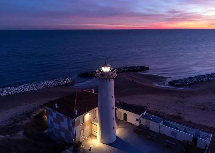 Beautiful Apartment Just Steps From The Sea Appartamento *